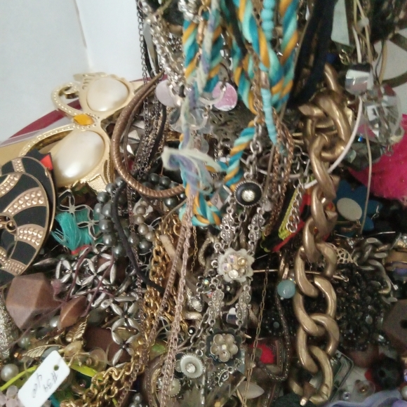 4lbs Scrape Jewelry Lot, for jewelry making and Crafting - Picture 7 of 10